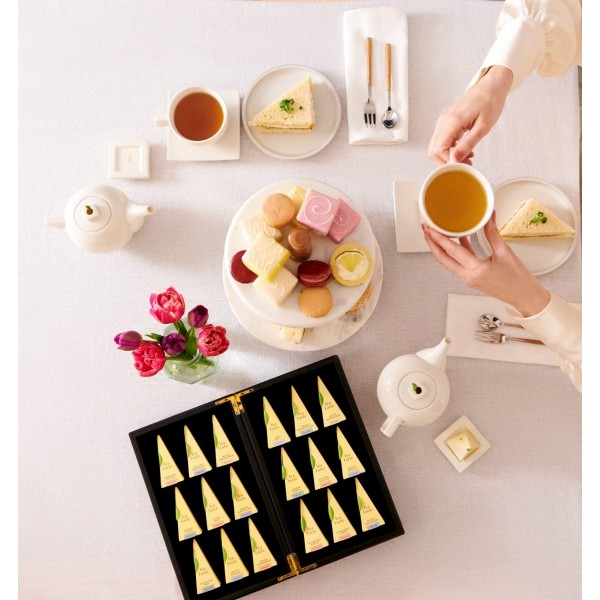 TEA BOOK GIFT Ceai plic 299,00 lei