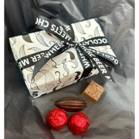 Ballotine Mr.Moustache praline belgiene Valentino 935g Produse 285,00 lei